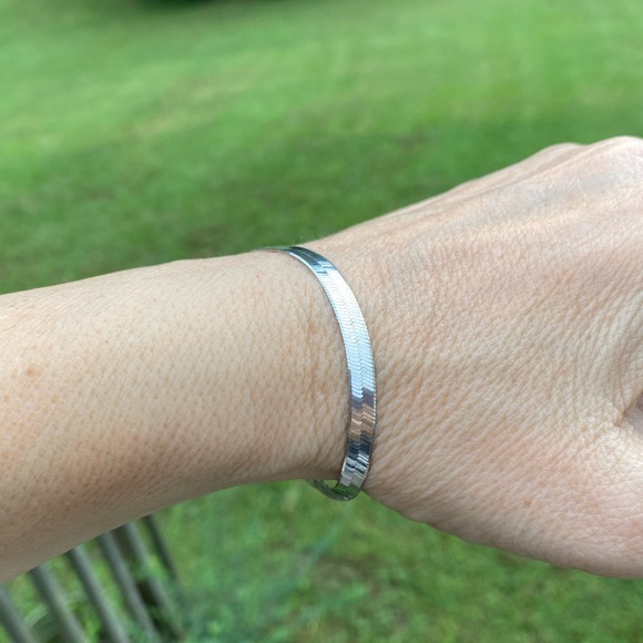 .925 Sterling Silver Herringbone bracelet Made in Italy - Picture 7 of 11